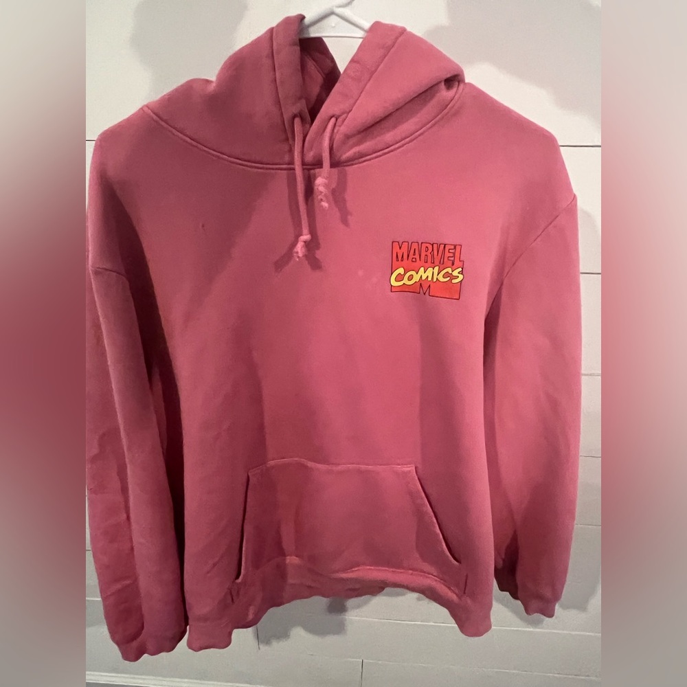 Pink Marvel/H&M sweatshirt with graphic design